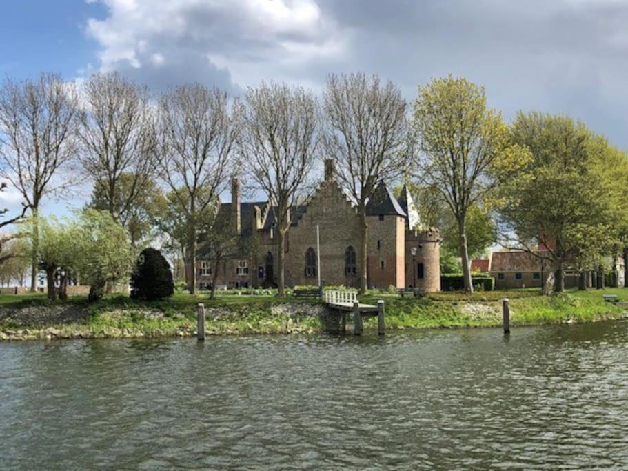Villa Gezellige Pipo Met Grote Schommel Aan Het Water Medemblik Esterno foto