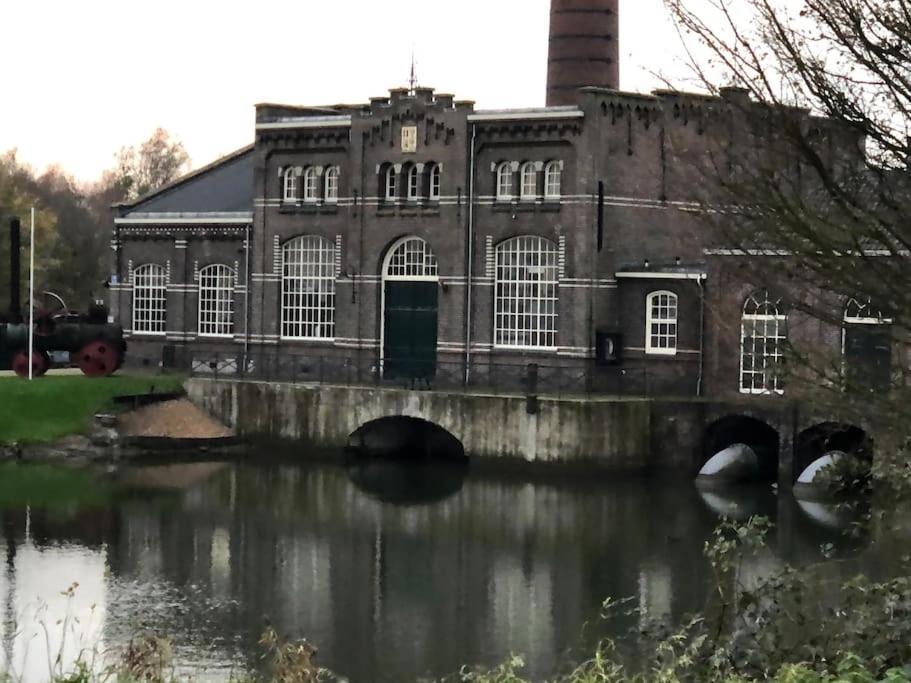 Villa Gezellige Pipo Met Grote Schommel Aan Het Water Medemblik Esterno foto